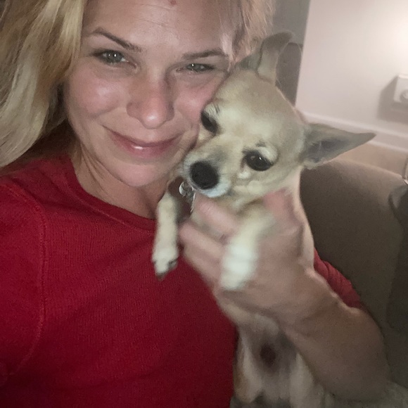 Meet your Posher, Becca - Picture 4 of 8